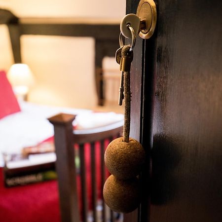 The Fleece Inn Bretforton Екстер'єр фото